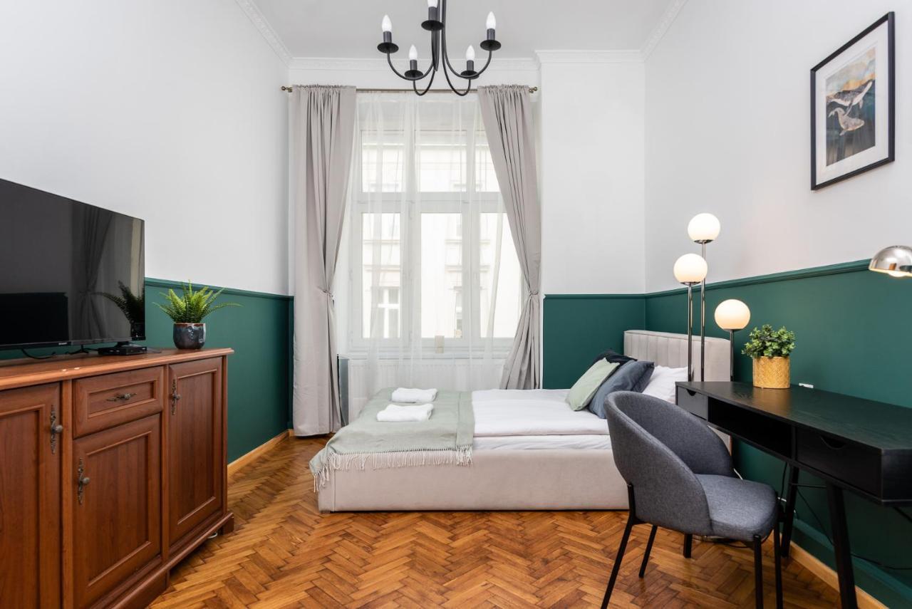 Classy Old Town Apartment - By Upstairs Краков Экстерьер фото