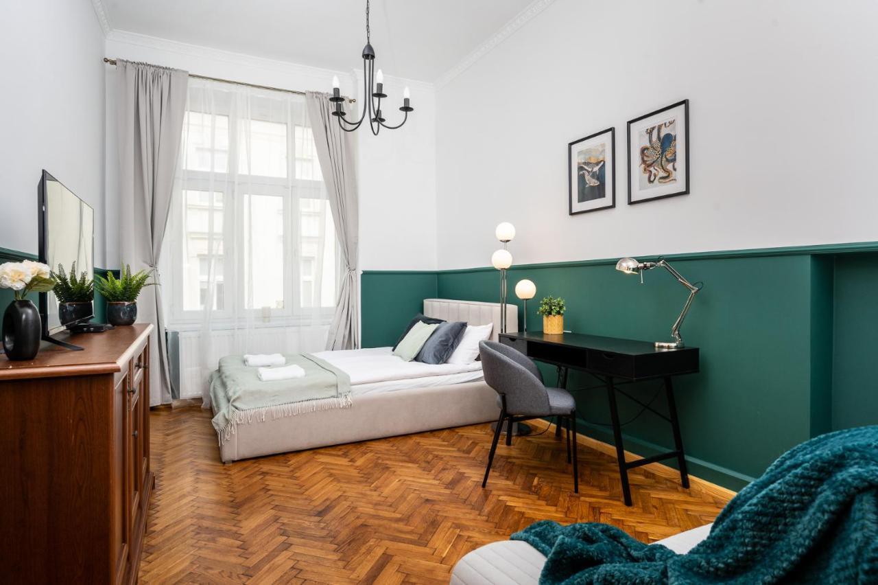 Classy Old Town Apartment - By Upstairs Краков Экстерьер фото