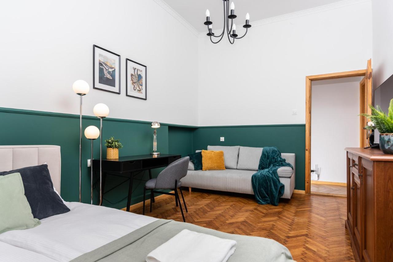 Classy Old Town Apartment - By Upstairs Краков Экстерьер фото